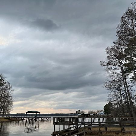 Driftwood Inn And Lodge By The Lake Zwolle Buitenkant foto